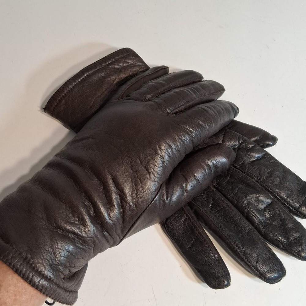 Womens brown leather gloves with Thinsulate insulation Snow gloves